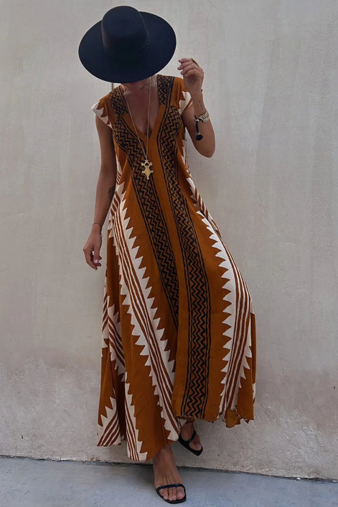 Trendiges, aztekisch inspiriertes Leberkleid für Damen