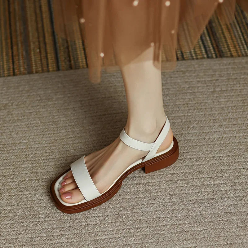 Mit Niedrigem Absatz
