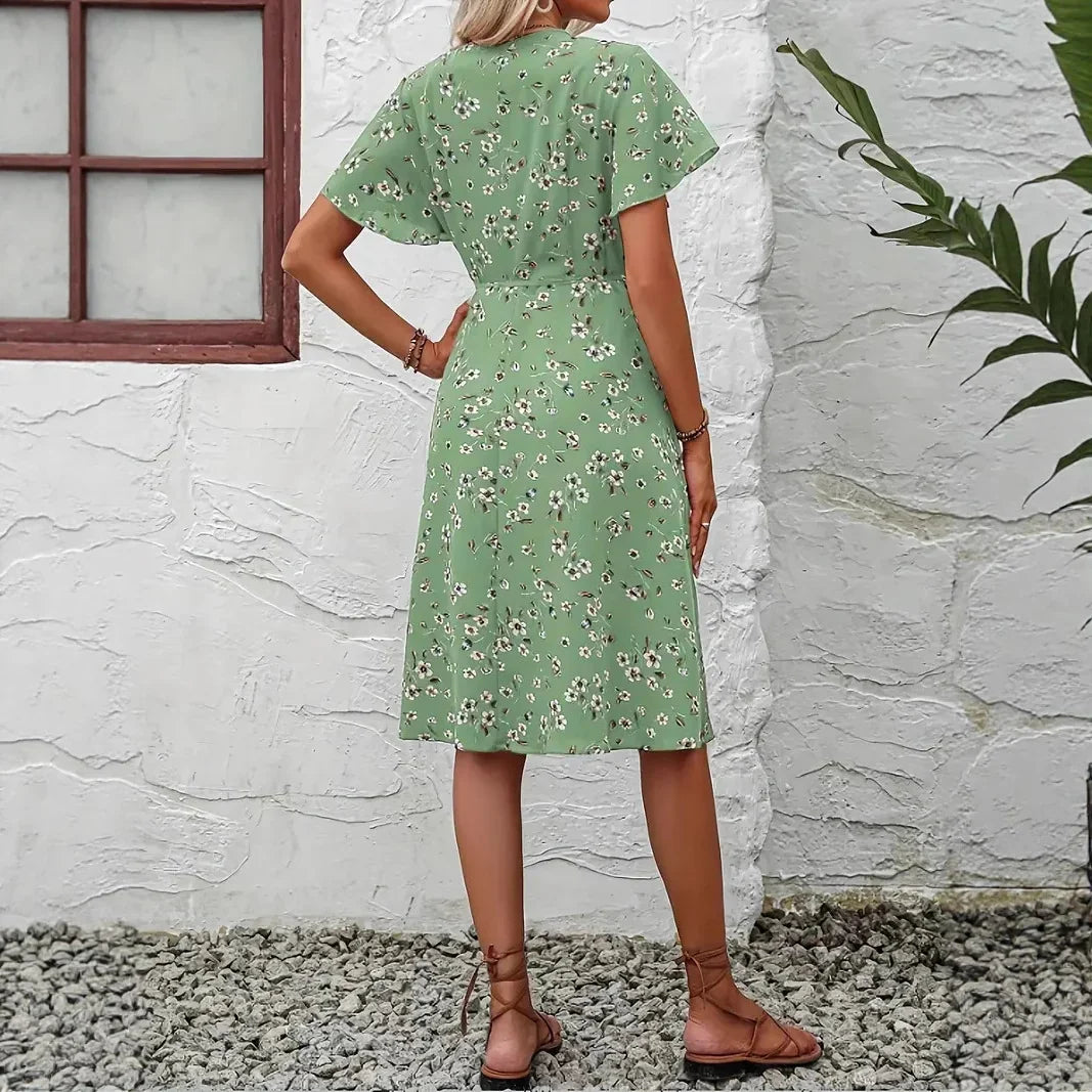 Damen Wickelkleid mit floralem Muster und Schnittdetails