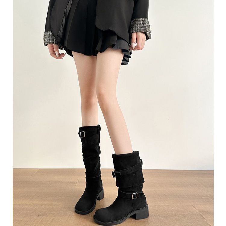 Retro-Stiefel mit klobiger Sohle und lockerem Schaft