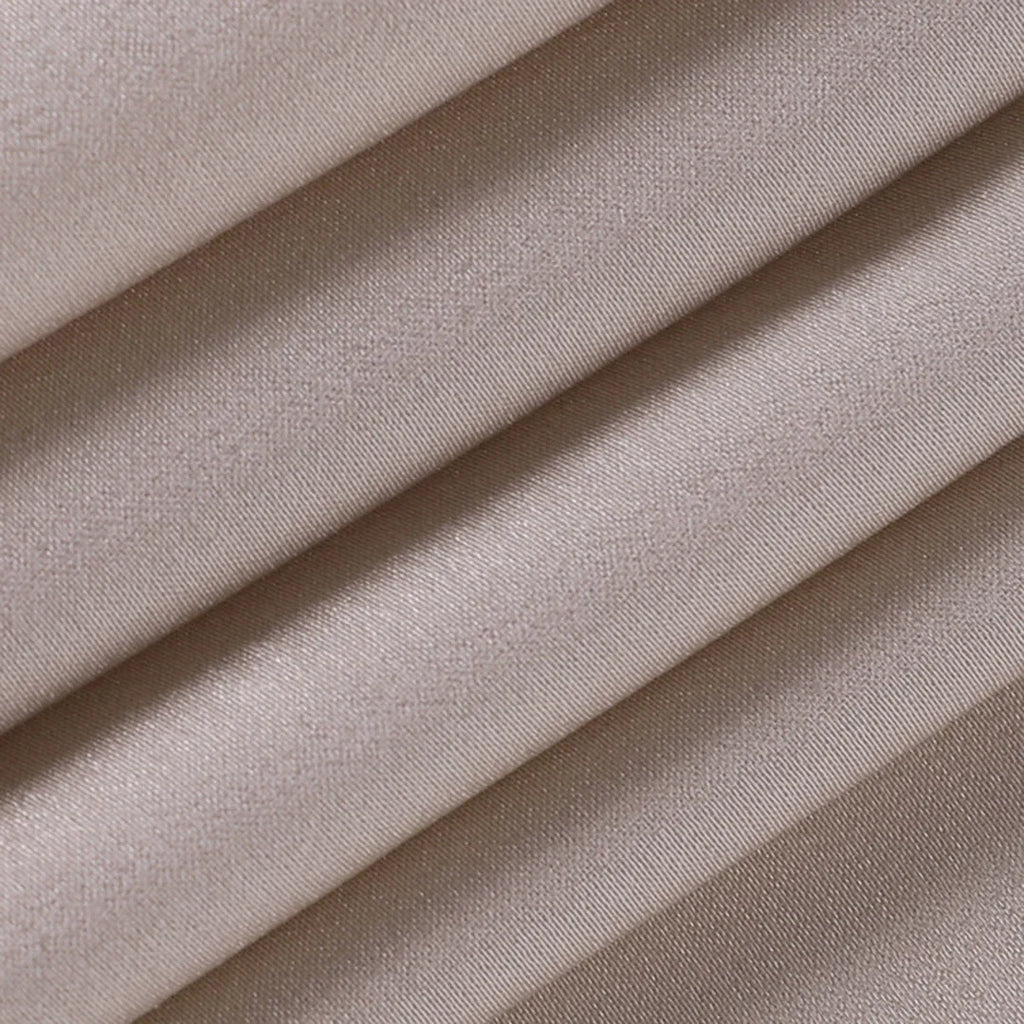 Festkleid mit Ausschnitt