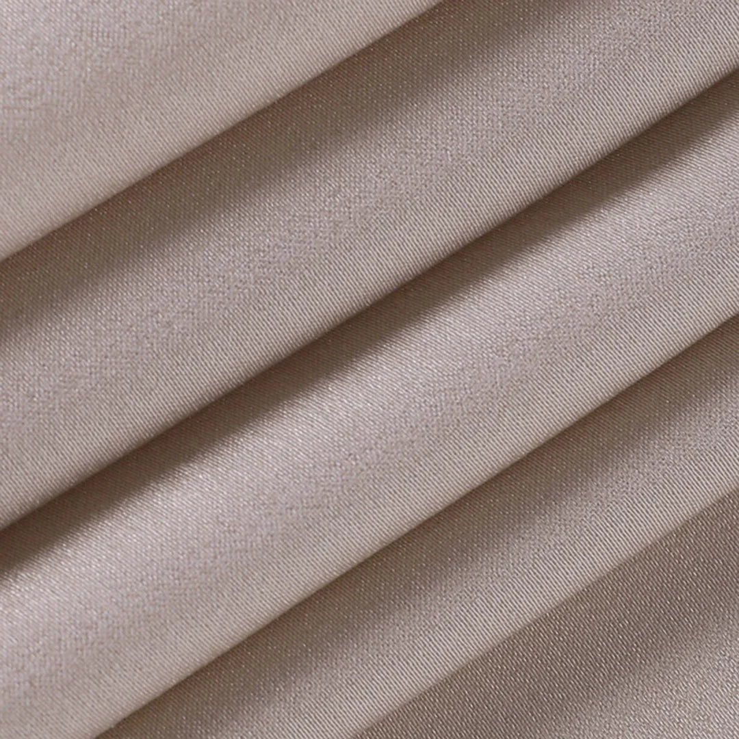 Festkleid mit Ausschnitt