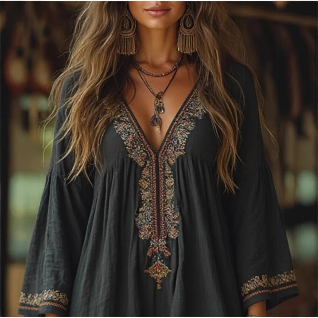 Damen Strandkleid mit kunstvoller Stickerei und weiten Ärmeln