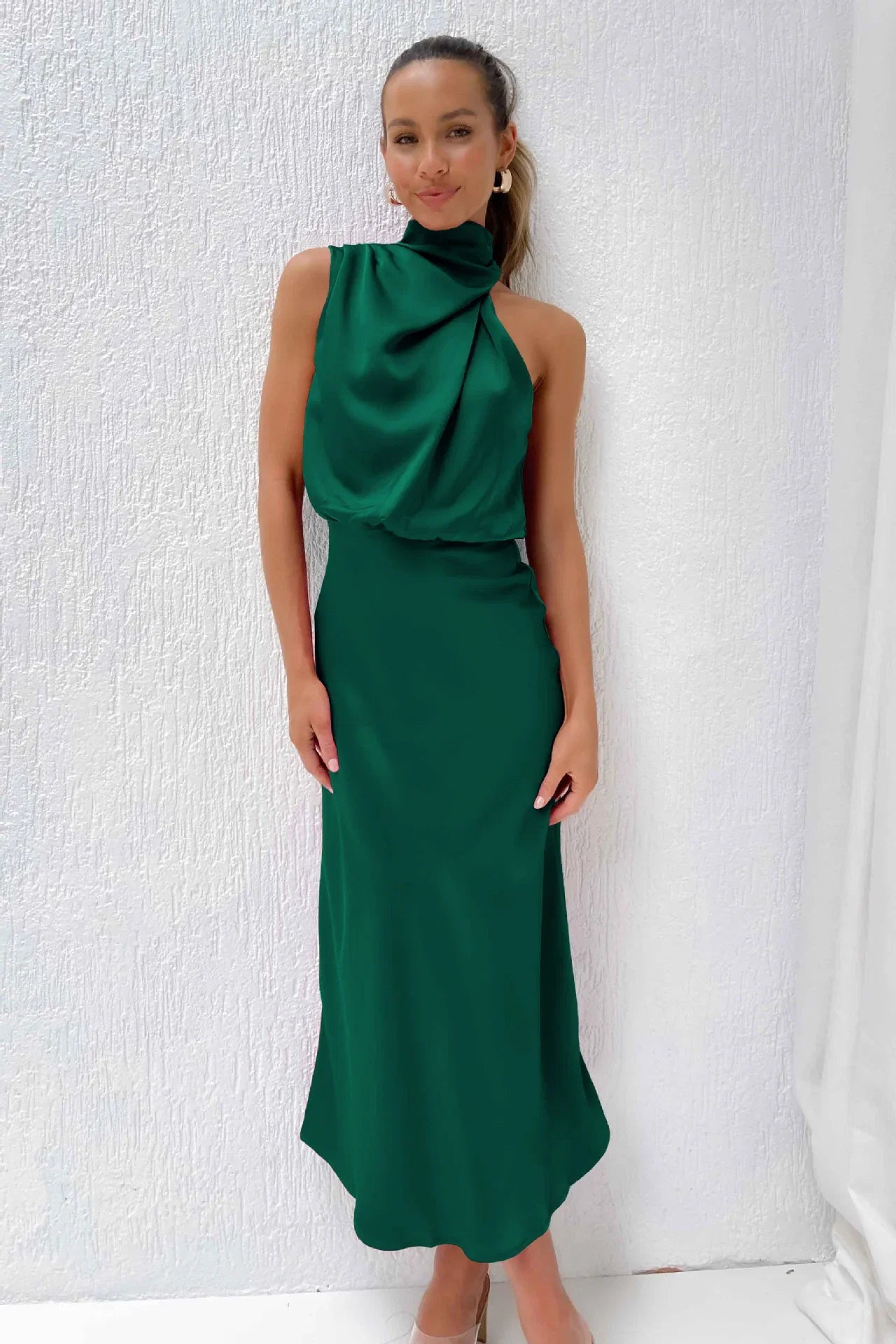 Damen Elegantes Maxikleid mit asymmetrischem Kragen und fließendem Schnitt