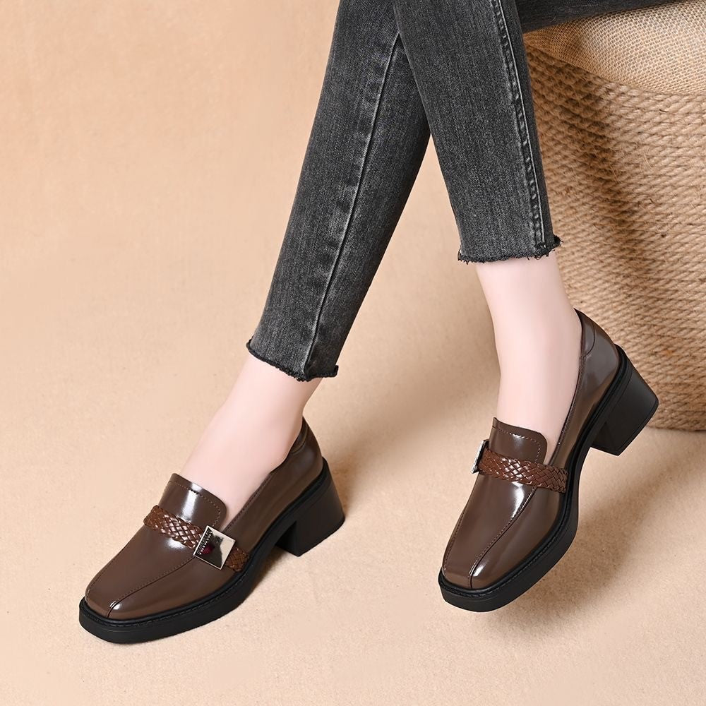 Retro-Lederschuhe mit eckiger Zehenpartie und Blockabsatz