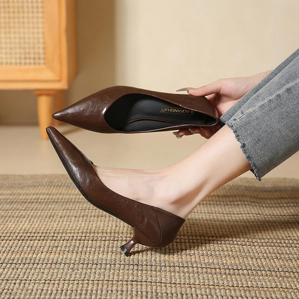 Elegante Pumps aus weichem Leder mit spitzer Zehenpartie