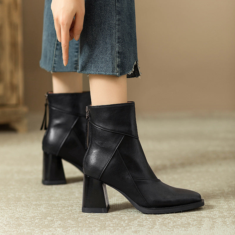 Modische Stiefel mit hohen Absätzen im britischen Stil