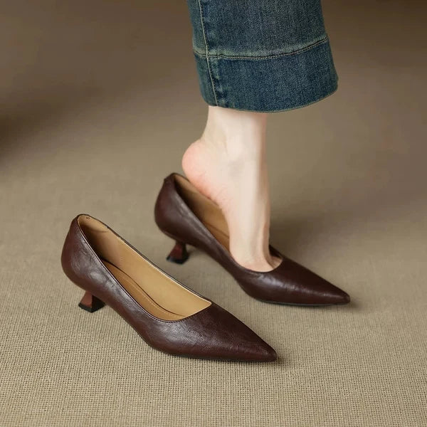 Französische Pumps mit spitzer Zehenpartie
