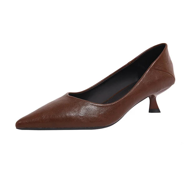 Elegante Pumps aus weichem Leder mit spitzer Zehenpartie