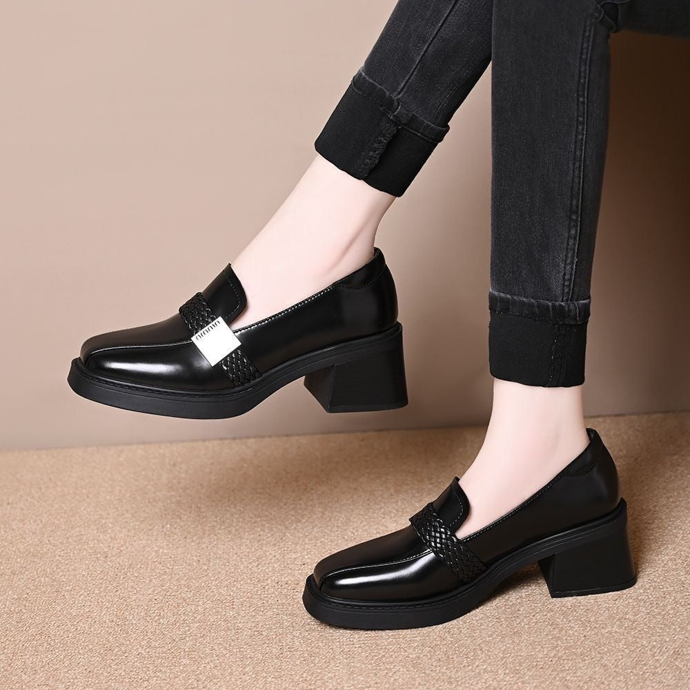 Retro-Lederschuhe mit eckiger Zehenpartie und Blockabsatz
