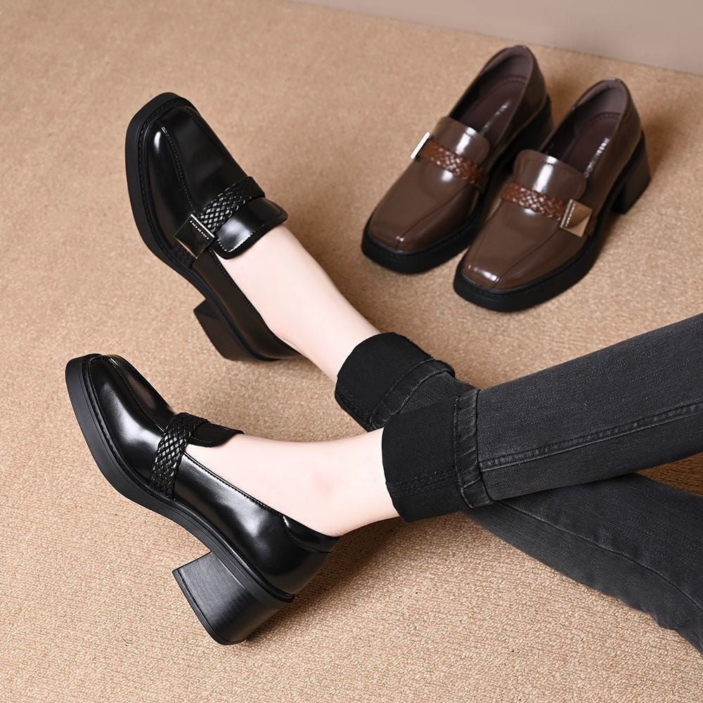 Retro-Lederschuhe mit eckiger Zehenpartie und Blockabsatz