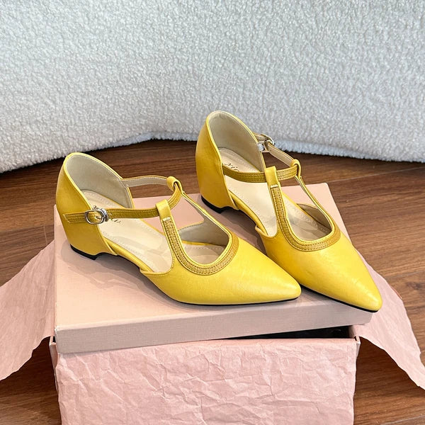 Legere Lederschuhe mit innenliegender Höhensteigerung und raffiniertem Design