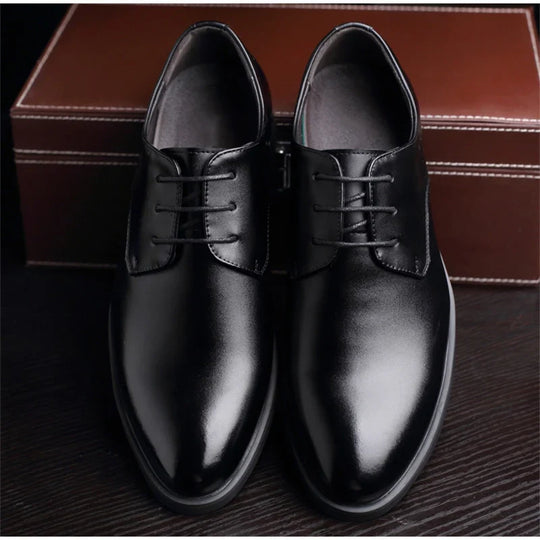 Herren polierte klassische Anzugschuhe mit ergonomischem Design