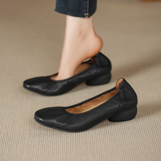 Flache Damenschuhe aus weichem Leder im französischen Stil