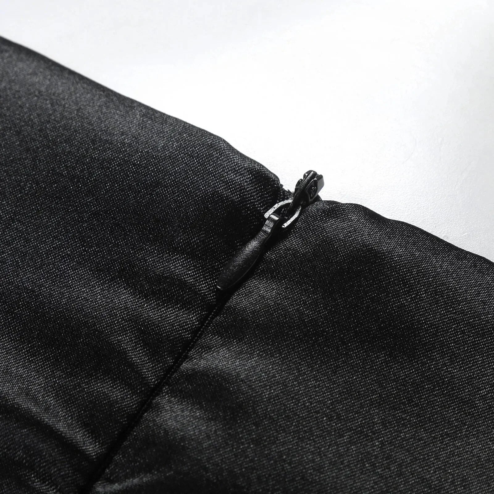 Elegantes Schwarz-Weiß Gradient Ärmelloses Patchwork Maxikleid