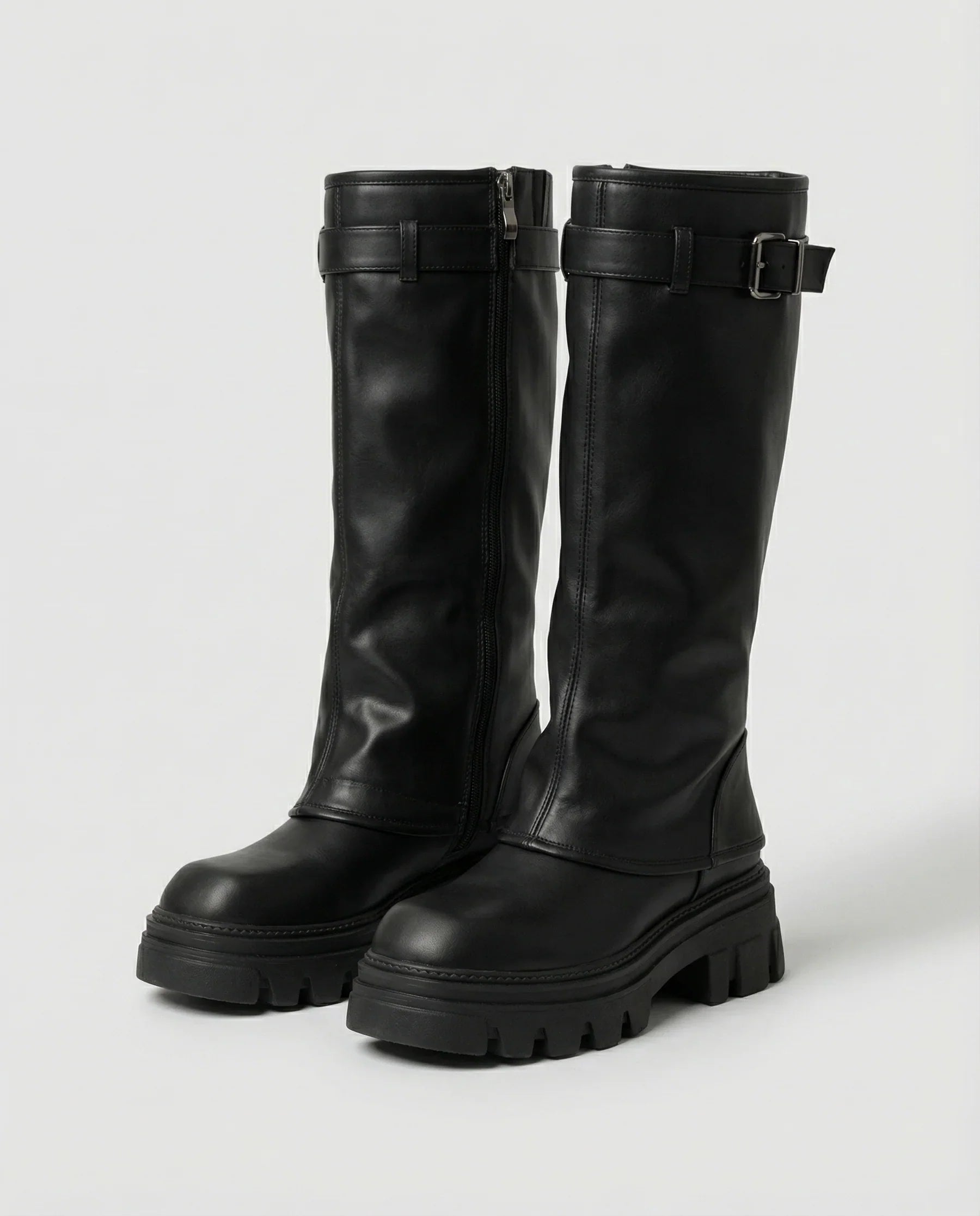 Kniehohe Plateaustiefel